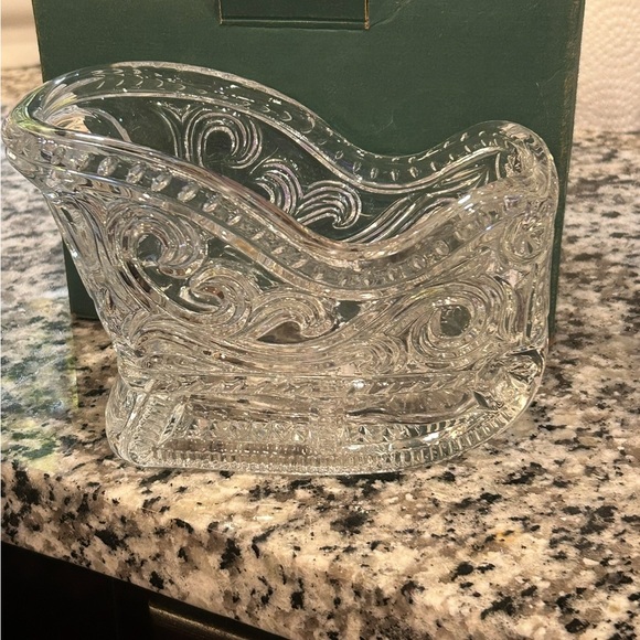 Avon 24% Lead Crystal Christmas Sleigh Candy Dish | Vintage Holiday Décor w/ Box - Picture 10 of 10